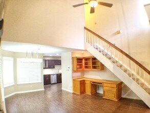 543 Ranch Trail in Irving, TX - Foto de edificio - Building Photo