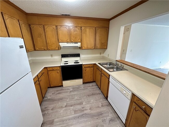 property at 606 N Pointe Creek