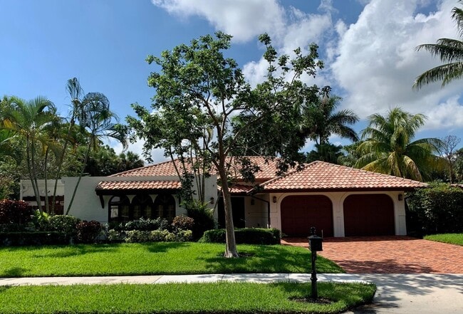 2570 NW 27th St in Boca Raton, FL - Building Photo - Building Photo