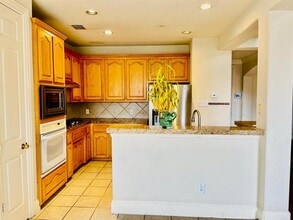 535 Poplar Ln in Irving, TX - Building Photo - Building Photo