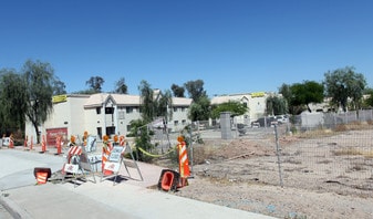 Village on Roeser in Phoenix, AZ - Building Photo