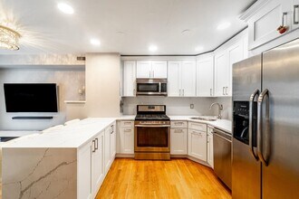 56 Erie St in Jersey City, NJ - Building Photo - Building Photo