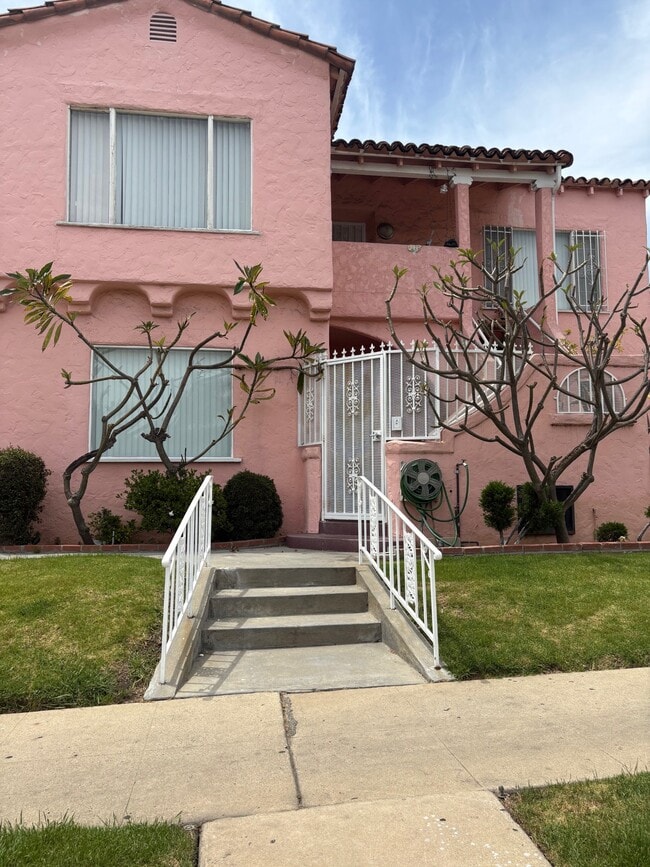 1505 S Redondo Blvd, Unit 1505