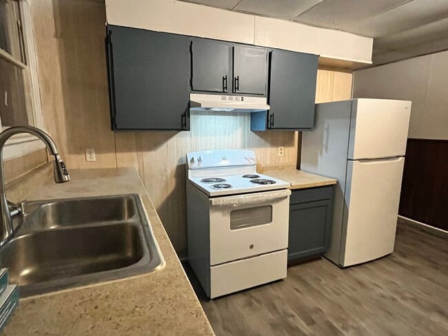 property at 629 E Broadway St