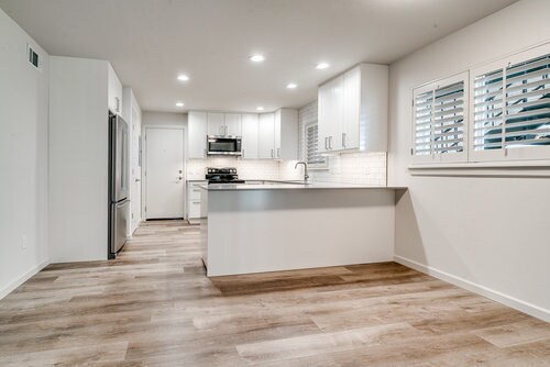 1110 Sherwood Ln-Unit -104 in Nichols Hills, OK - Building Photo