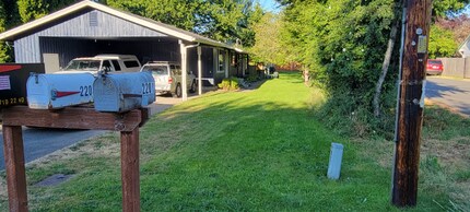 2201 Happy Ct in Bellingham, WA - Foto de edificio - Building Photo