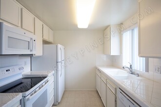 7601 Eads Ave in San Diego, CA - Foto de edificio - Building Photo