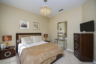 4650 Hawks Nest Way in Naples, FL - Building Photo