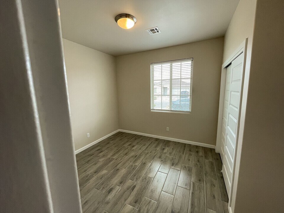 4549 Red Mountain Cir in Las Cruces, NM - Building Photo