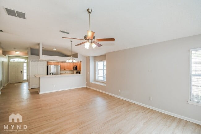 2963 Bessent Rd in Jacksonville, FL - Foto de edificio - Building Photo