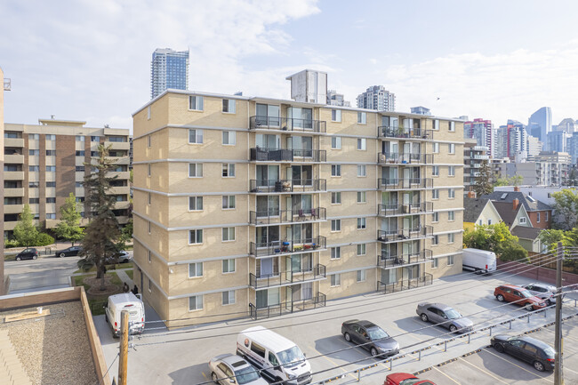 Weatherford Place in Calgary, AB - Building Photo - Building Photo