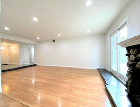 7039 Rubio Ave in Los Angeles, CA - Building Photo - Building Photo