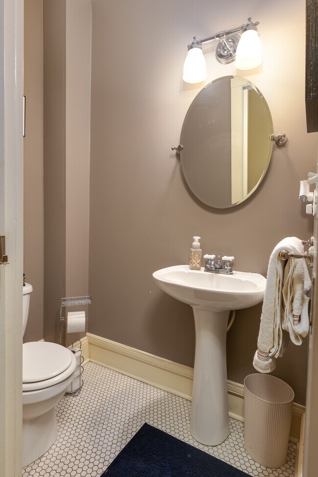 357 W Clinton St in Elmira, NY - Building Photo - Building Photo