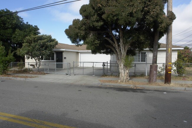841-843 F St in Union City, CA - Foto de edificio - Building Photo