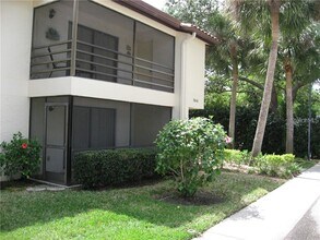5644 Gardens Dr in Sarasota, FL - Building Photo - Building Photo
