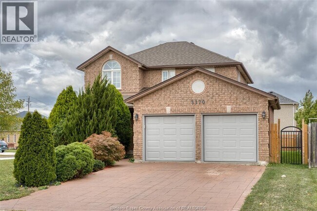 3170 Fletcher Crescent in Windsor, ON - Building Photo - Building Photo