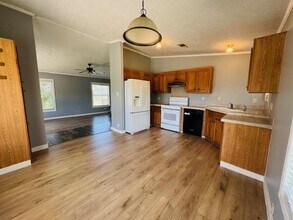 620 Blueberry Ln in Baytown, TX - Foto de edificio - Building Photo
