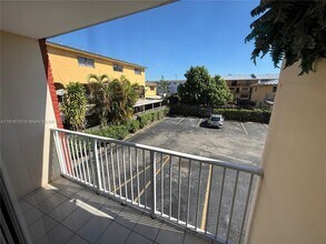1255 W 49th Pl in Hialeah, FL - Building Photo - Building Photo
