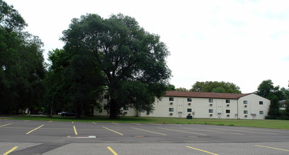 Maple Lane Apartments in Erie, PA - Building Photo - Building Photo