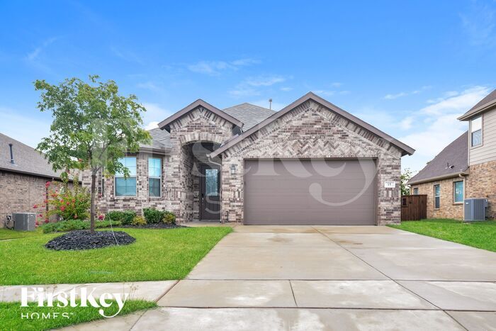 15 S Highland Dr in Sanger, TX - Building Photo