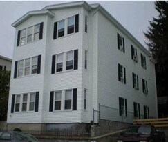 19 Wilson St, Unit 2nd Floor in Worcester, MA - Building Photo