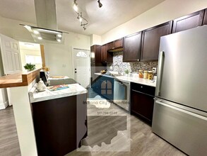 2705 Shriver Ave in Indianapolis, IN - Foto de edificio - Building Photo