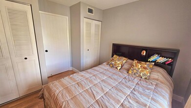 1005 Green Pine Blvd, Unit E1 in West Palm Beach, FL - Building Photo - Building Photo
