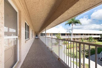 10032 65th Ave N in St. Petersburg, FL - Building Photo - Building Photo