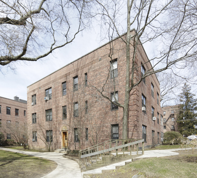 11-19 Bronxville Rd in Bronxville, NY - Building Photo - Building Photo