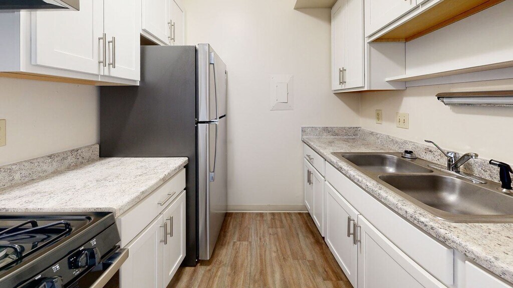 Wood Creek Apartments in Kenosha, WI