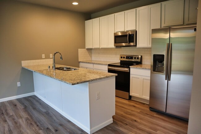 3120 Ponderosa St NE in Lacey, WA - Foto de edificio - Building Photo