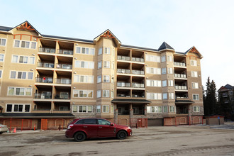 10 Discovery Ridge Clos SW in Calgary, AB - Building Photo - Building Photo