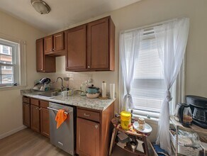 35 Pearson Rd, Unit 1 in Somerville, MA - Building Photo - Building Photo