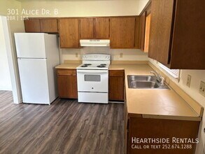 301 Alice Dr in Greenville, NC - Building Photo - Building Photo