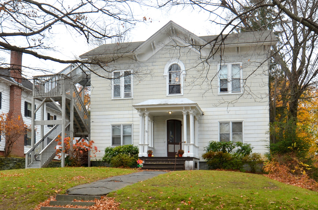 94 N Prospect St in Amherst, MA - Building Photo