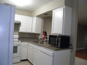 9901 Sharpcrest St in Houston, TX - Building Photo - Building Photo