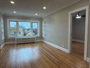 6024 W Addison St in Chicago, IL - Building Photo - Building Photo