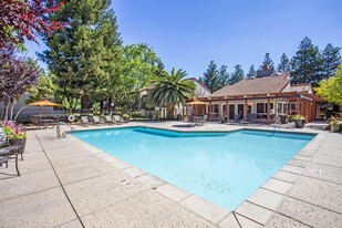 Valley Plaza Villages in Pleasanton, CA - Building Photo