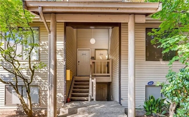 12229 100th Ave NE in Kirkland, WA - Building Photo - Building Photo