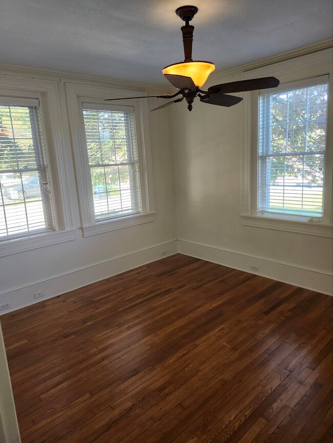 616 5th Ave W in Hendersonville, NC - Building Photo - Building Photo