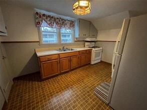 1063 W 4th St in Erie, PA - Building Photo - Building Photo