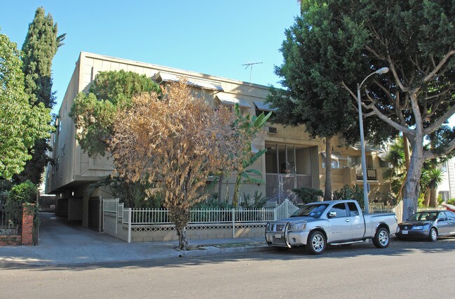 1422 Tamarind Ave in Los Angeles, CA - Foto de edificio - Building Photo