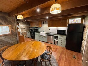 867 Lloyd Huskey Rd in Pigeon Forge, TN - Building Photo - Building Photo