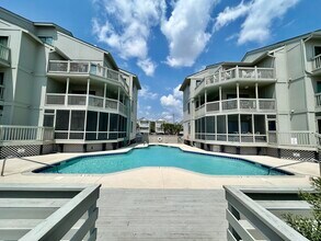 1011 N Ocean Blvd, Unit Sea Cloisters 301B in Surfside Beach, SC - Building Photo - Building Photo