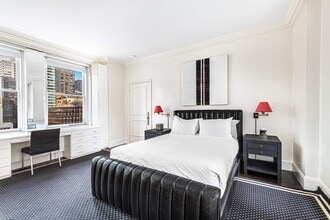 781 5th Ave in New York, NY - Building Photo - Building Photo