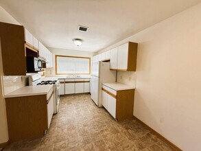 6126 E Gilbert St in Wichita, KS - Building Photo - Building Photo
