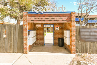 Reed Park Apartments in Lakewood, CO - Building Photo - Building Photo