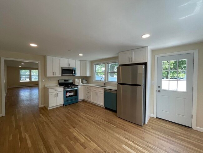 498 Pleasant St in Watertown, MA - Building Photo - Building Photo