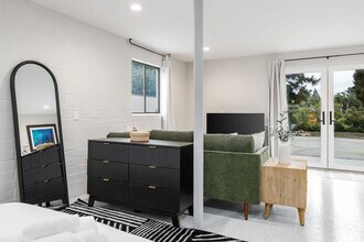 4000 Highland Dr in Carlsbad, CA - Foto de edificio - Building Photo