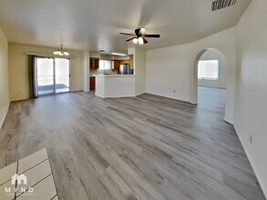 9056 N Wild Eagle Ave in Tucson, AZ - Foto de edificio - Building Photo